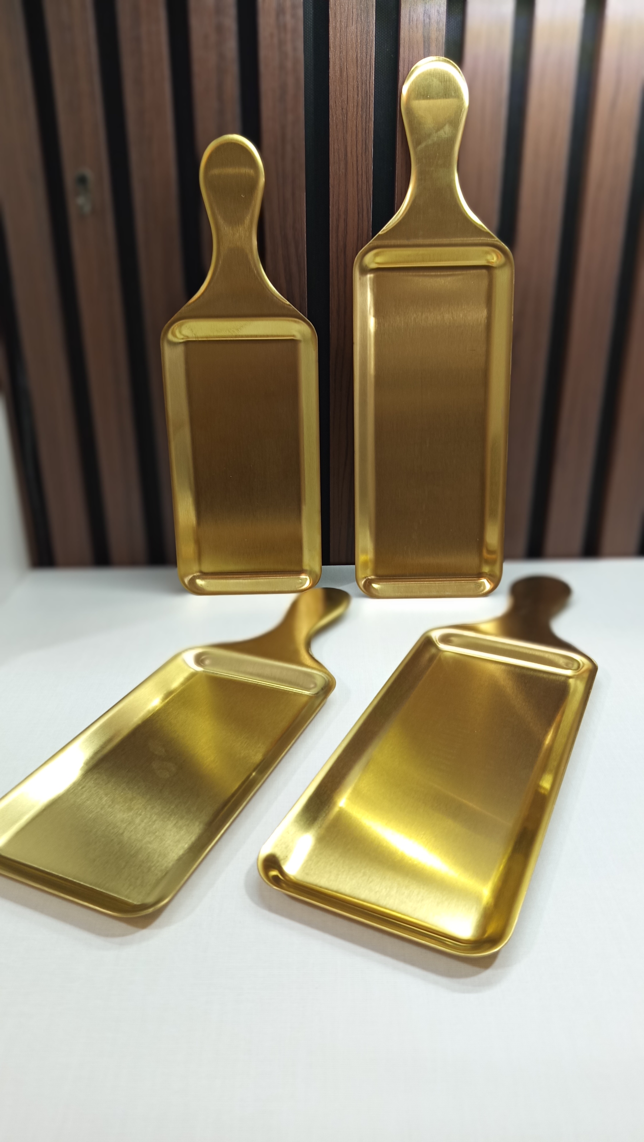 ظرف سرو مستطیل دسته دار استیل طلایی